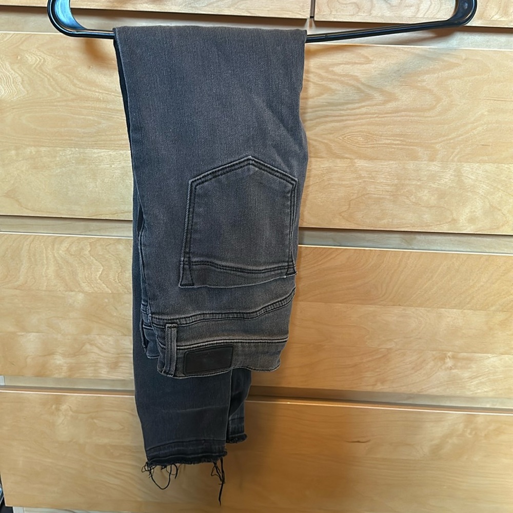 Express mid rise skinny ankle ripped jeans  ($5 CLOSET SALE)